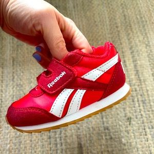 Red old school Reebok sz. 5c